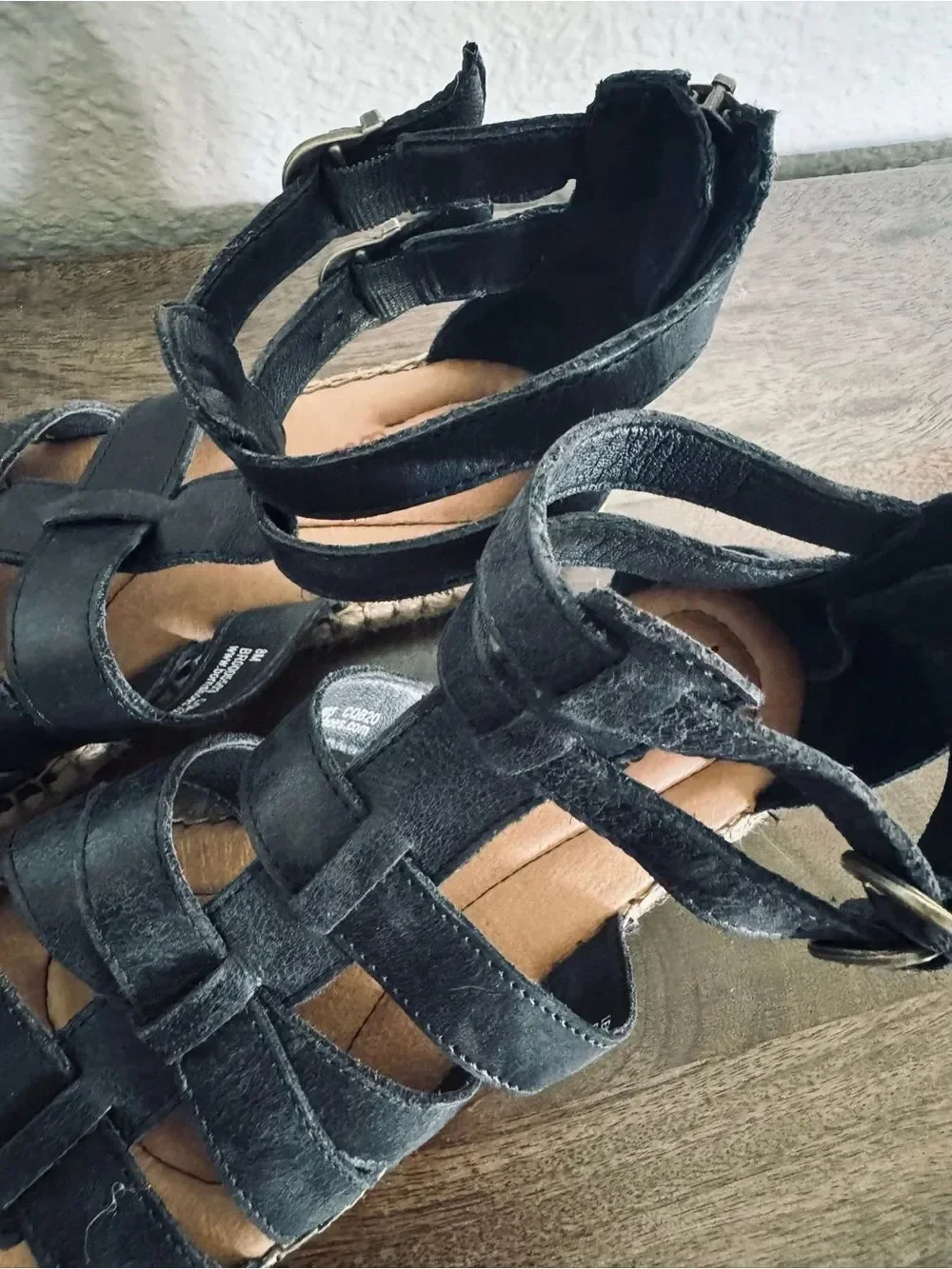 Born Espadrille Gladiator Black Leather Sandals 8